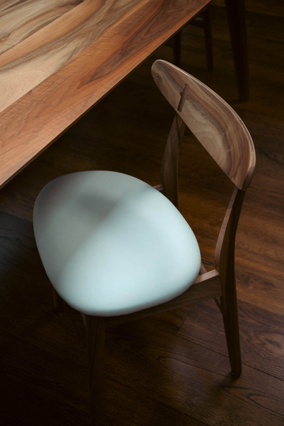 Chaise de salle à manger en noyer Eva  | S10Home