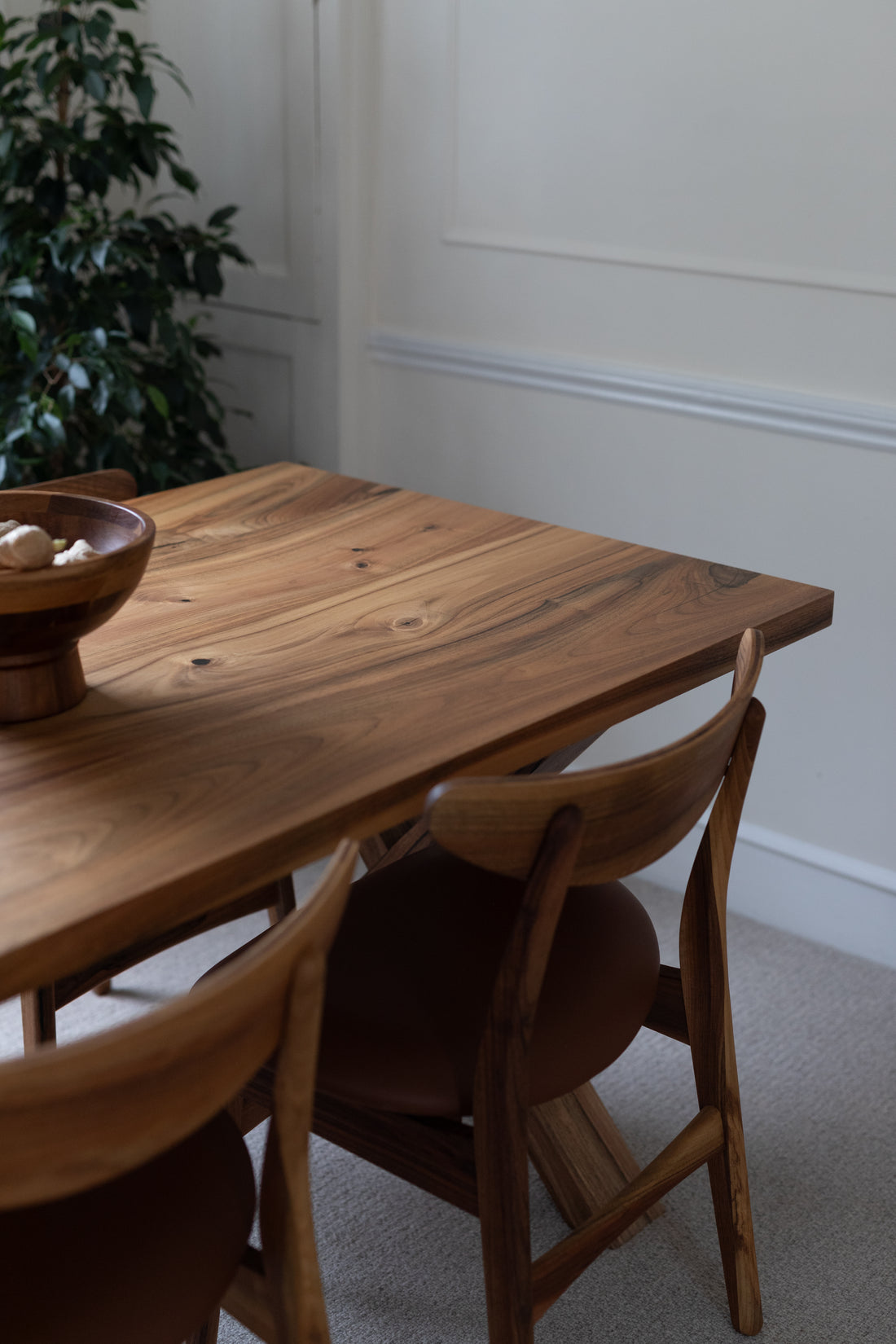 Table à manger Eva en noyer naturel 160 cm 