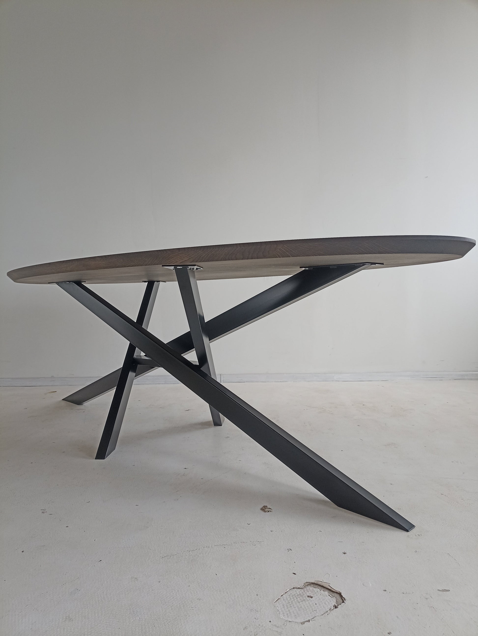 Table à manger ovale en chêne | Bois massif | S10Home