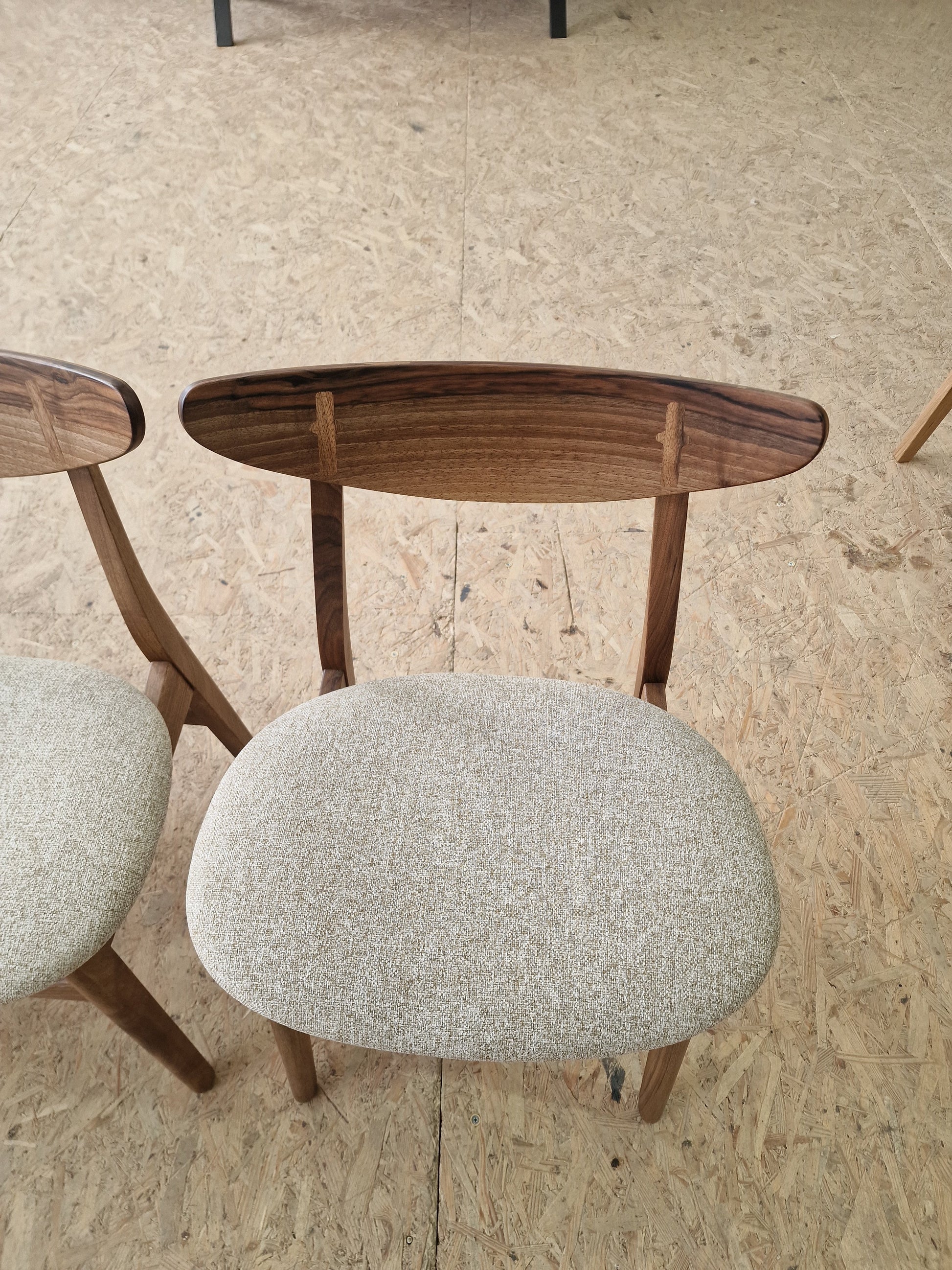 Chaise de salle à manger en noyer Eva  | S10Home