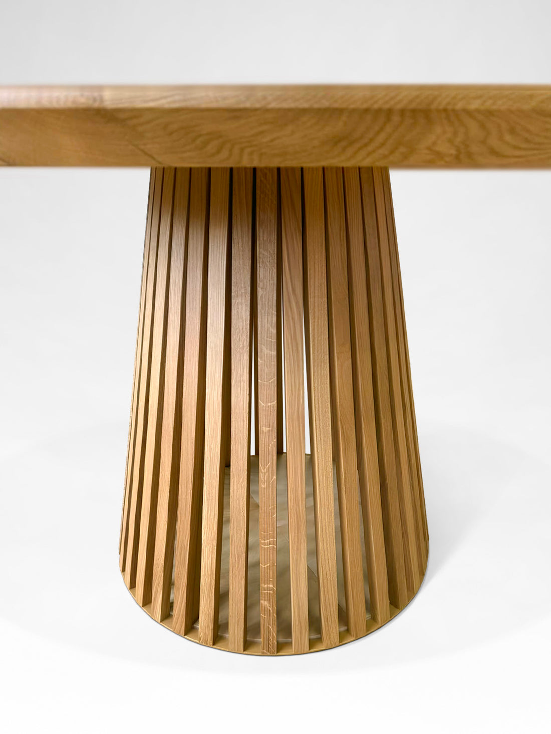 Table de salle à manger ronde non extensible en chêne naturel Vivien 110 cm 