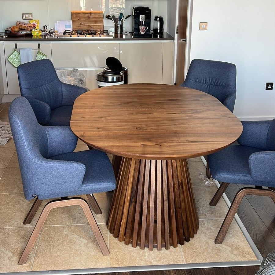 Table à manger ronde extensible Vivien en noyer plus foncé | S10Home