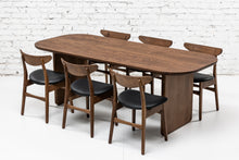 Table à manger Heba en chêne foncé Chocolate - 140 x 80 cm / 5 places 160 x 80 cm / 6 places 180 x 90 cm / 7 places 200 x 100 cm / 8 places 220 x 100 cm / 9 places 240 x 100 cm / 10 places 300 x 100 cm / 12 places Format sur mesure - écrivez-nous à contact@s10home.com par S10Home